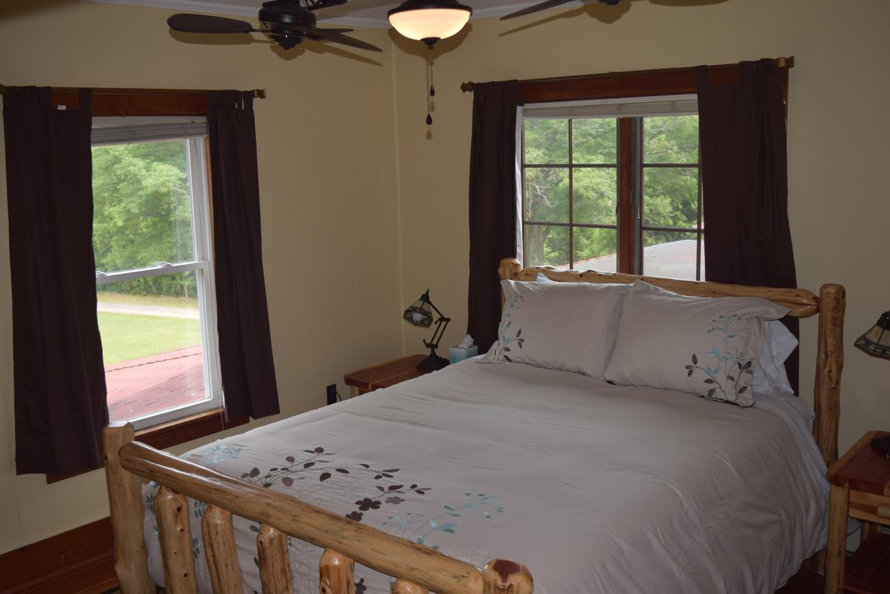 The Long View Lodge Long Lake Room photo